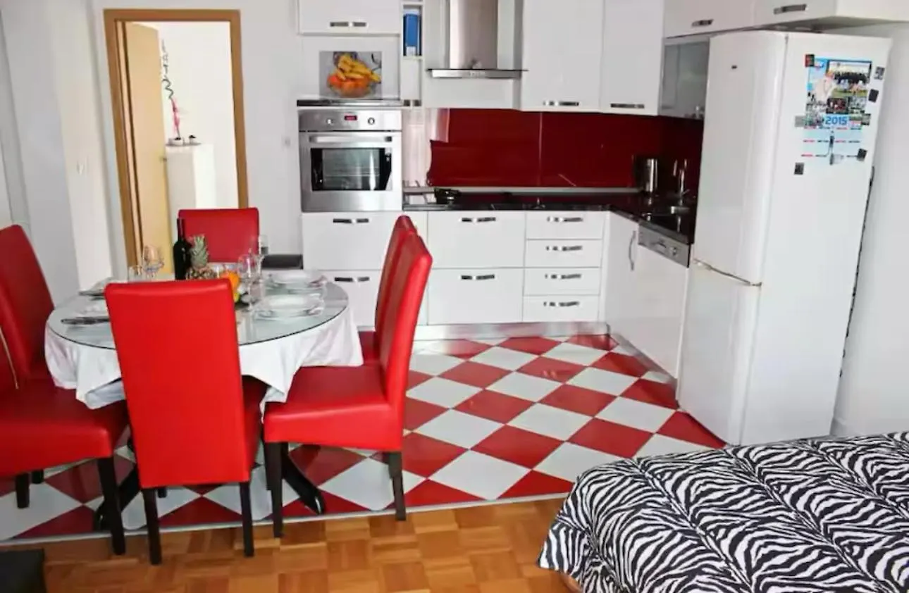 Apartment Split Center